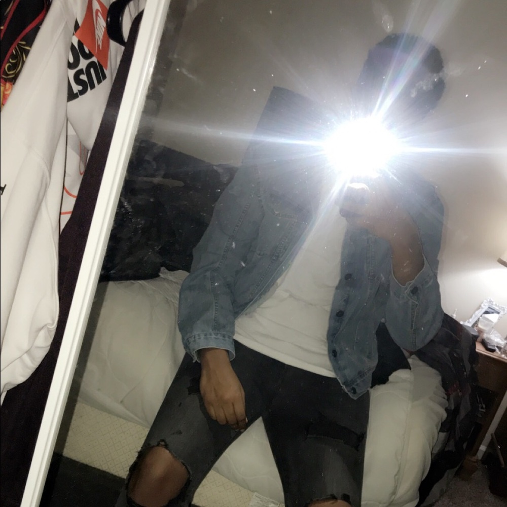 Meet your Posher, Justis